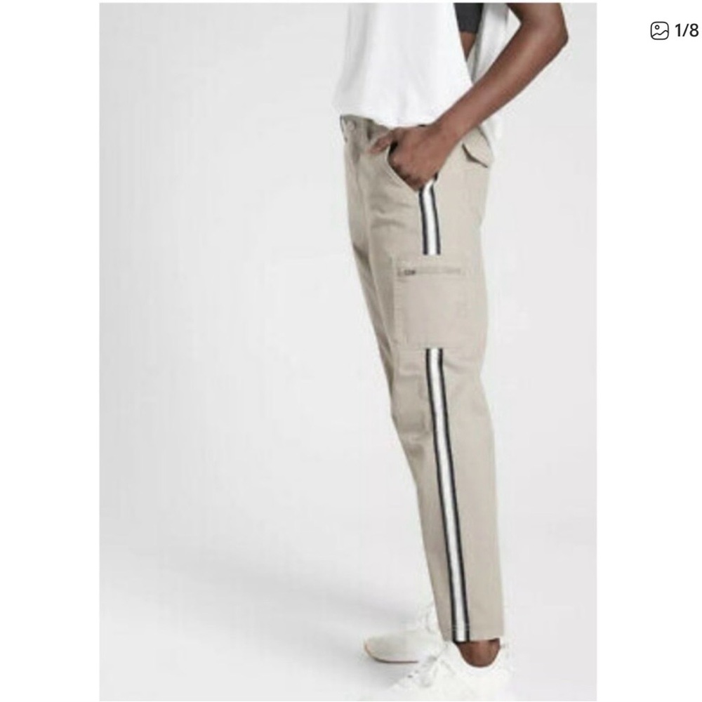 Athleta Summit Cargo Pants Tan Size 6, EUC